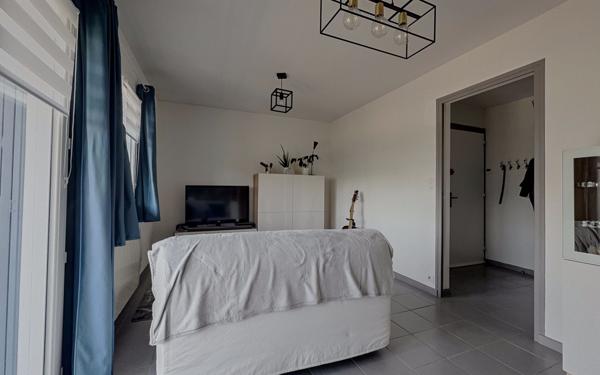 Immeuble à vendre    9 pièces • 213,17 m2 Genlis