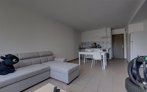 Immeuble à vendre    9 pièces • 213,17 m2 Genlis