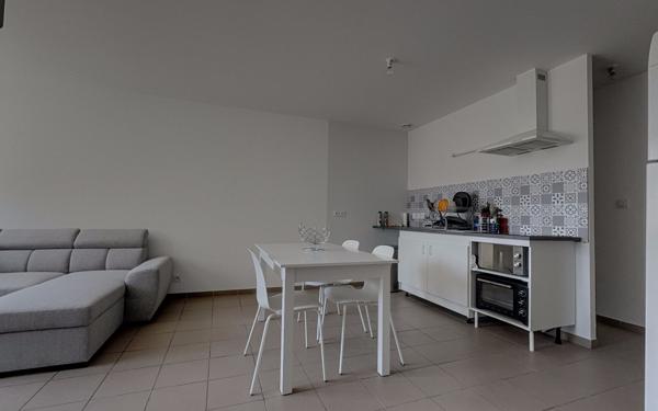 Immeuble à vendre    9 pièces • 213,17 m2 Genlis