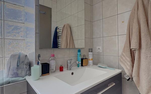 Immeuble à vendre    9 pièces • 213,17 m2 Genlis