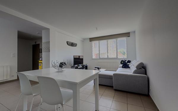 Immeuble à vendre    9 pièces • 213,17 m2 Genlis