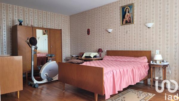 Maison 5 pièces de 102 m² à Le Châtelet (18170)