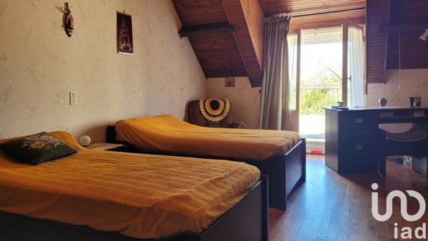 Maison 5 pièces de 102 m² à Le Châtelet (18170)