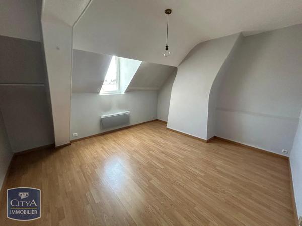 Appartement à louer 2 pièces 29.25m² Saint-Quentin (02100)