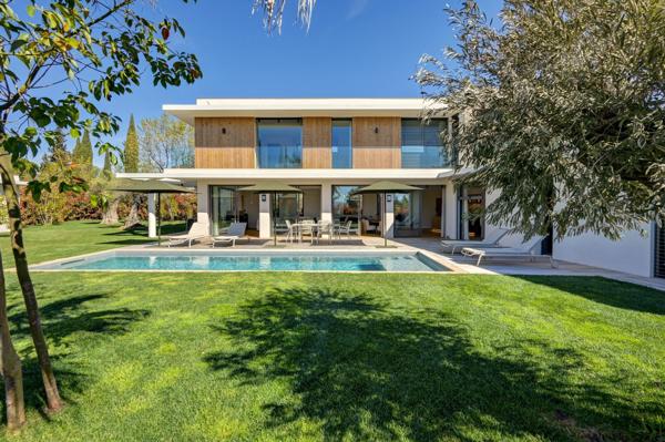 Vente Maison de luxe Aix-en-Provence 8 Pièces 240 m²