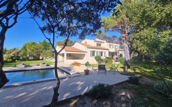 Maison à vendre    8 pièces • 230 m2 Rochefort-du-Gard