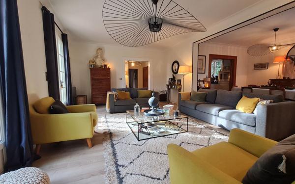 Maison à vendre    8 pièces • 230 m2 Rochefort-du-Gard