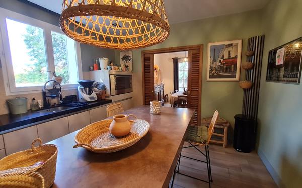 Maison à vendre    8 pièces • 230 m2 Rochefort-du-Gard