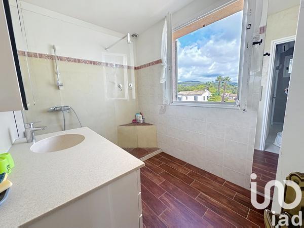 Maison à vendre 6 pièces 153 m² Sanary-sur-Mer