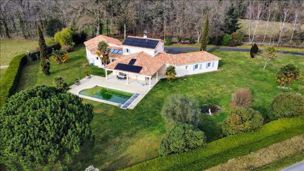 Maison à vendre |  Brigueuil |  6 pièces | 225 m²