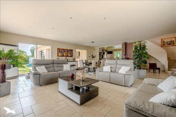 Maison à vendre |  Brigueuil |  6 pièces | 225 m²