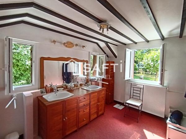 Belle maison de Plain-pied  - 3 chambres sur terrain de 2 500 m²