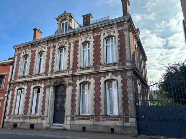 Élégant hôtel particulier implanté sur une superbe parcelle de 1 560 m².
