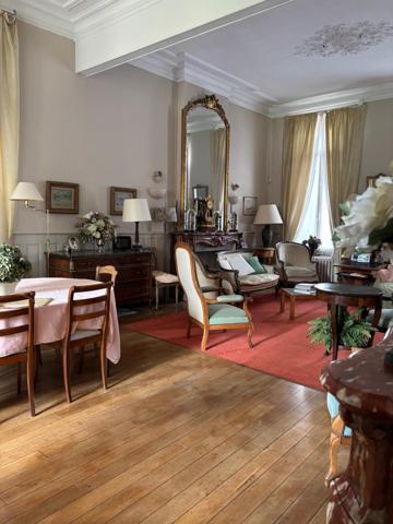 Élégant hôtel particulier implanté sur une superbe parcelle de 1 560 m².