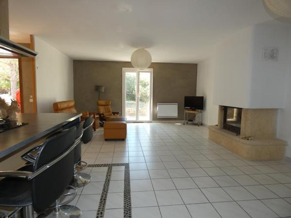 Villa 4 faces plain pied 100m² avec garage sur terrain piscinable de 859m²
