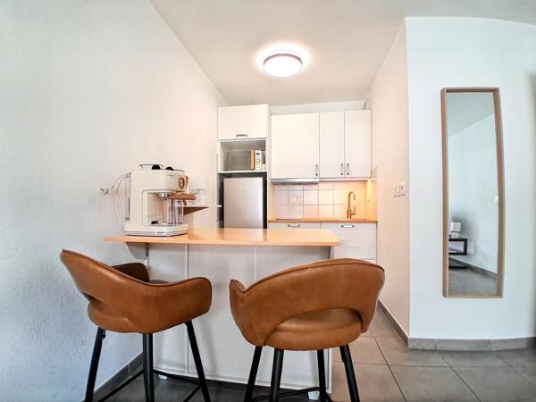 T2 MEUBLÉ – 47,03 m² – BONNEVILLE – BALCON, PISCINE & PARKING EN SOUS-SOL