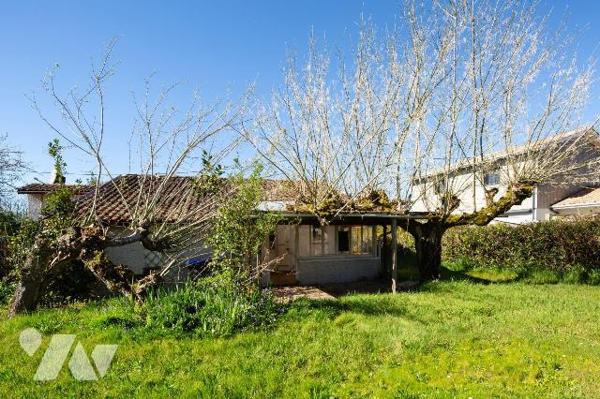 VENTE IMMO-INTERACTIF- ANDERNOS LES BAINS (33510) 12, avenue de Comte -
Une maison à rénover e...