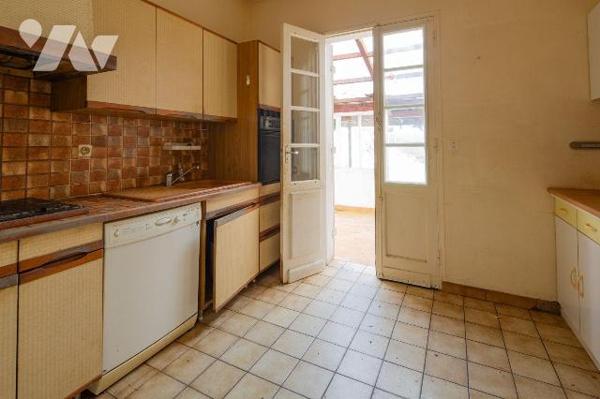 VENTE IMMO-INTERACTIF- ANDERNOS LES BAINS (33510) 12, avenue de Comte -
Une maison à rénover e...