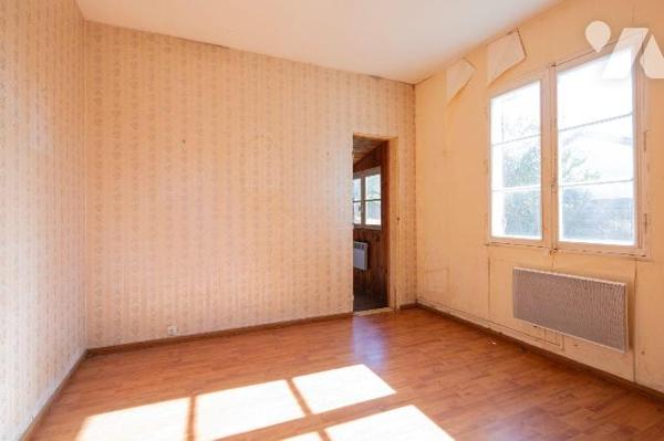 VENTE IMMO-INTERACTIF- ANDERNOS LES BAINS (33510) 12, avenue de Comte -
Une maison à rénover e...