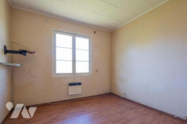 VENTE IMMO-INTERACTIF- ANDERNOS LES BAINS (33510) 12, avenue de Comte -
Une maison à rénover e...