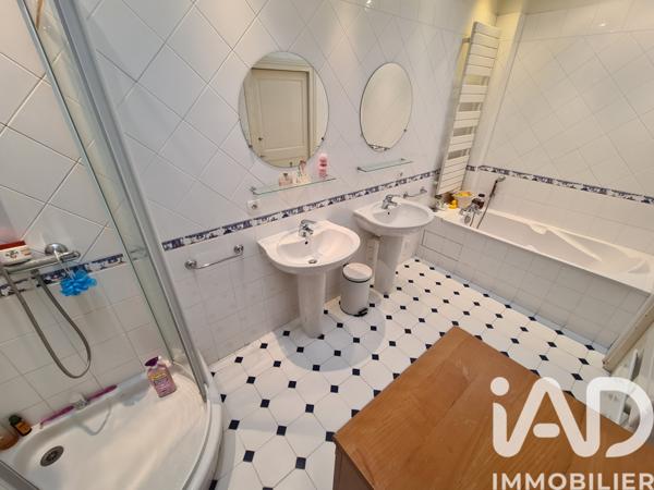 Maison à vendre 14 pièces 319 m² Rochefort