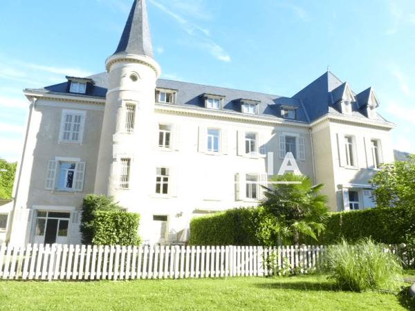 Location Appartement 3 pièces 77 m² - 2 RUE SAINT ROBERT Saint Egreve 38120