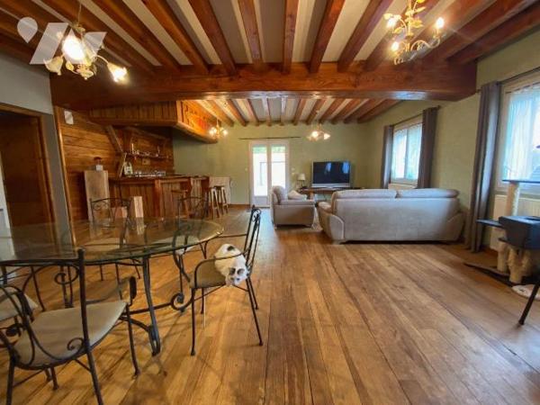 À Vendre à SALBRIS - Maison de 125 m² avec Grand Hangar et Terrain d'1,36 hectare

Située dan...