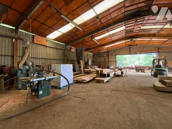 À Vendre à SALBRIS - Maison de 125 m² avec Grand Hangar et Terrain d'1,36 hectare

Située dan...