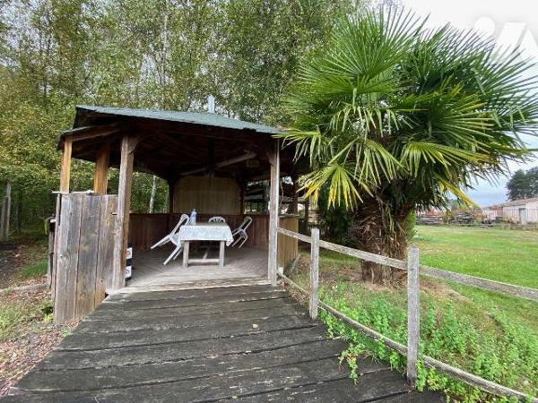 À Vendre à SALBRIS - Maison de 125 m² avec Grand Hangar et Terrain d'1,36 hectare

Située dan...