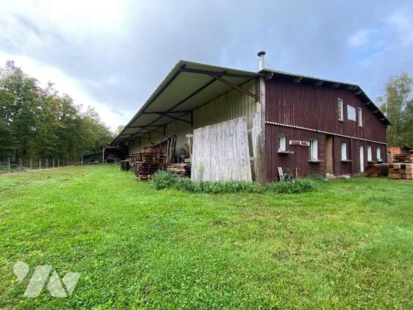 À Vendre à SALBRIS - Maison de 125 m² avec Grand Hangar et Terrain d'1,36 hectare

Située dan...