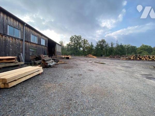 À Vendre à SALBRIS - Maison de 125 m² avec Grand Hangar et Terrain d'1,36 hectare

Située dan...