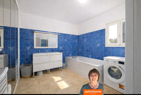 A vendre à Aigues-Mortes (Gard) : Mas avec Piscine et Appartements Locatifs
