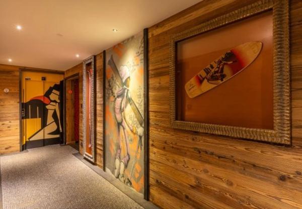 Chalet de luxe 12 pièces TIGNES (73) skis aux pieds , 400 m2 entièrement aménagé et décoré