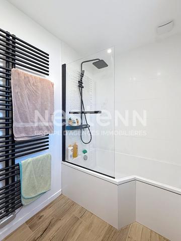 Maison Voisins Le Bretonneux 7 pièces, 5/6 chambres 146 m2 - 176m²  au sol.