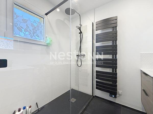 Maison Voisins Le Bretonneux 7 pièces, 5/6 chambres 146 m2 - 176m²  au sol.
