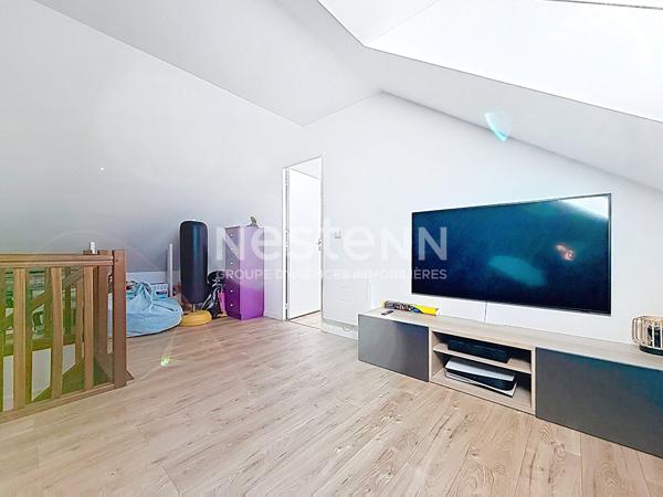 Maison Voisins Le Bretonneux 7 pièces, 5/6 chambres 146 m2 - 176m²  au sol.