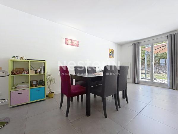 Maison Voisins Le Bretonneux 7 pièces, 5/6 chambres 146 m2 - 176m²  au sol.