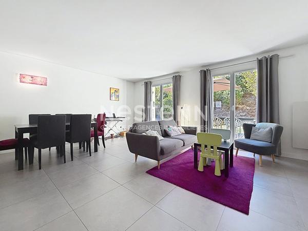 Maison Voisins Le Bretonneux 7 pièces, 5/6 chambres 146 m2 - 176m²  au sol.