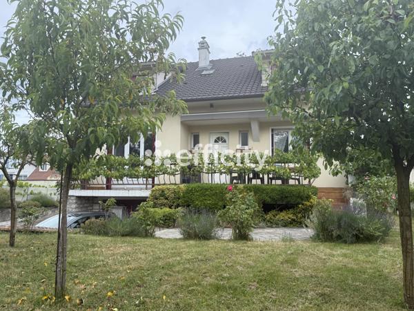 Maison 7 pièces - 160 m²