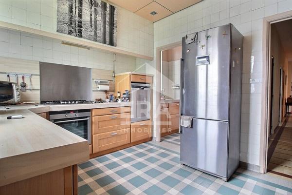 Villa d'exception à vendre à Royat avec vue sur le Puy de Dôme - Exclusivité ERA Montferrand République Immobilier