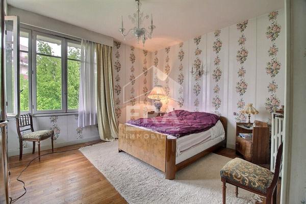 Villa d'exception à vendre à Royat avec vue sur le Puy de Dôme - Exclusivité ERA Montferrand République Immobilier