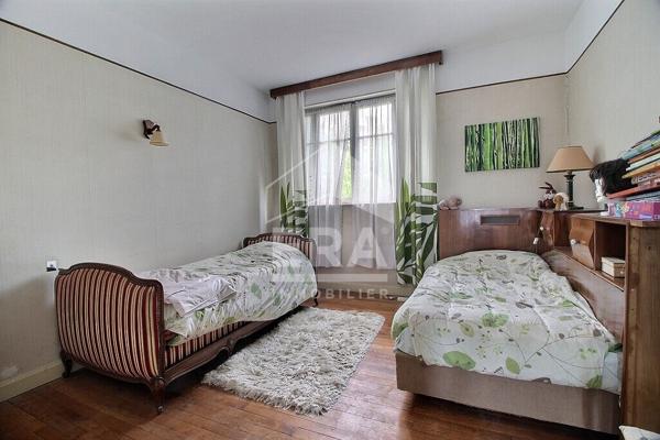Villa d'exception à vendre à Royat avec vue sur le Puy de Dôme - Exclusivité ERA Montferrand République Immobilier