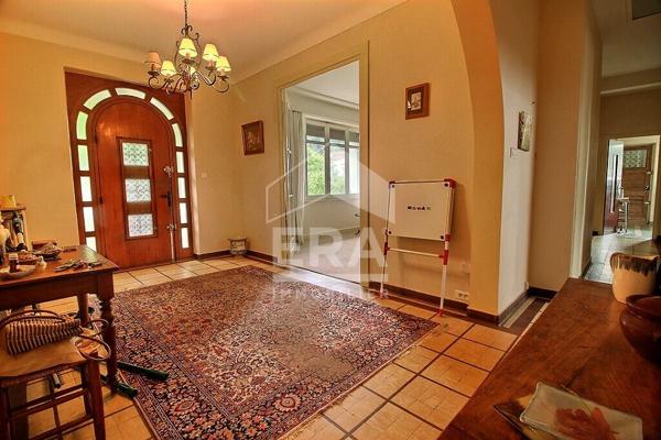 Villa d'exception à vendre à Royat avec vue sur le Puy de Dôme - Exclusivité ERA Montferrand République Immobilier