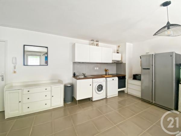 Appartement T3 à vendre  3 pièces - 60,67 m2 MARSEILLE - 13011