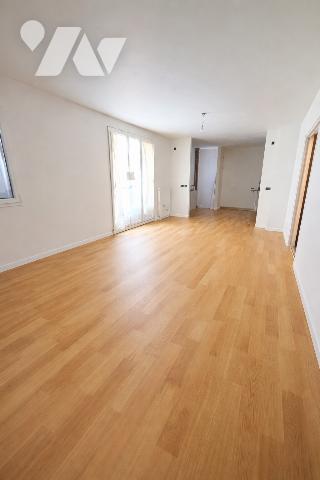 Appartement 81m² env. situé à VENISSIEUX rue Ernest Renan / Av Pressensé + cave + garage extérieur