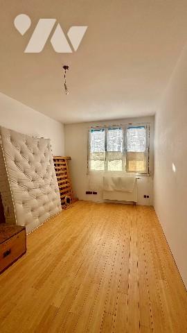 Appartement 81m² env. situé à VENISSIEUX rue Ernest Renan / Av Pressensé + cave + garage extérieur