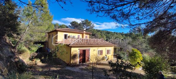 Maison traditionnelle de 250 m²