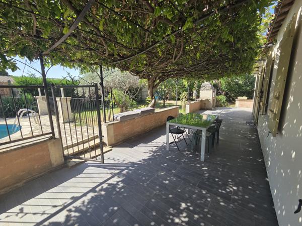 Taillades (84300) Maison 140m2 T5 sur 1000m2 de terrain + dépendance