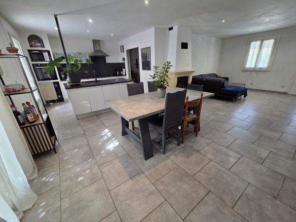 Taillades (84300) Maison 140m2 T5 sur 1000m2 de terrain + dépendance