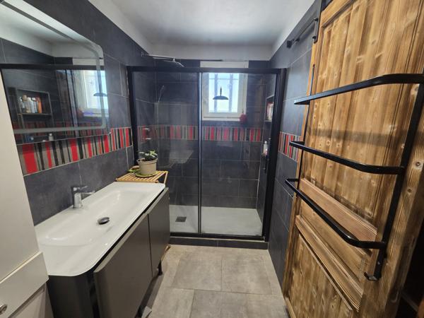 Taillades (84300) Maison 140m2 T5 sur 1000m2 de terrain + dépendance